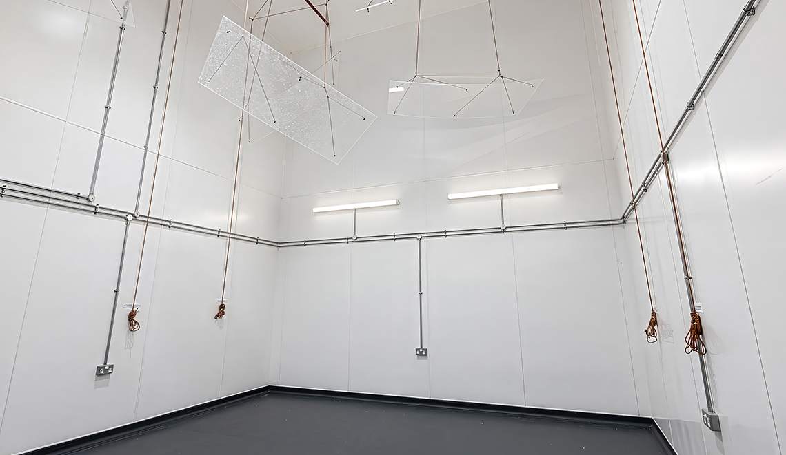 Etterklangsrom/-kammer der lyden reflekteres