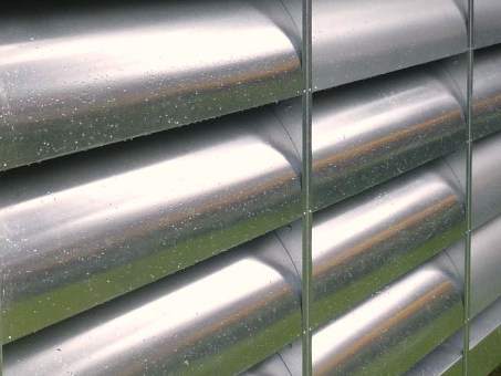 IAC Noishield Louver oppstilt som støyskjerm