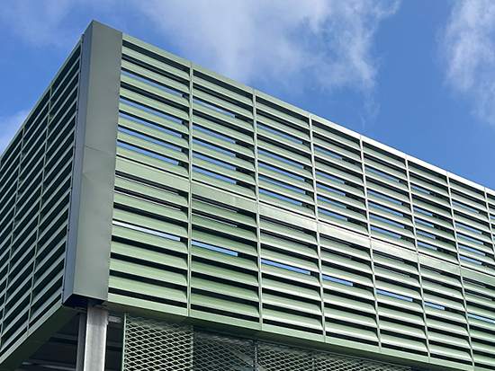 IAC Noishield Louver oppstilt som støyskjerm